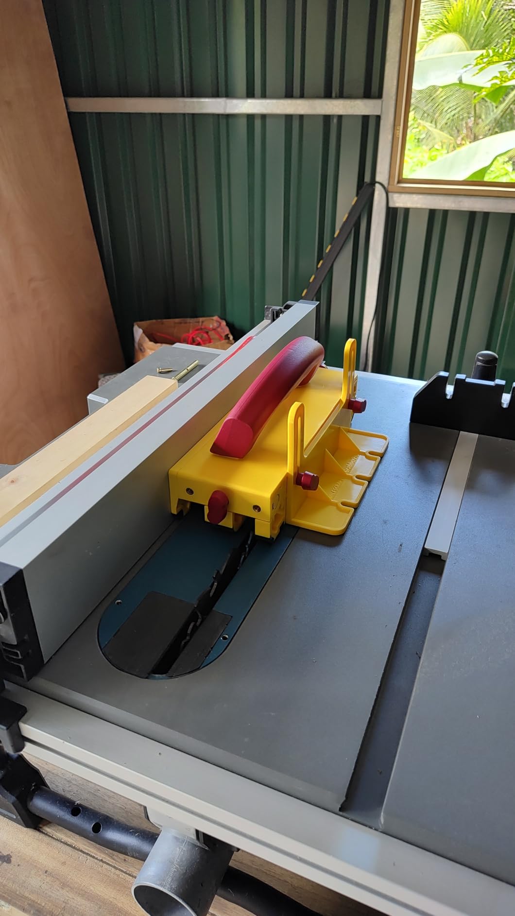 Milescraft 3406 GrabberPRO - Push block for Table Saws, Router Tables, Band Saws & Jointers customer photo 1