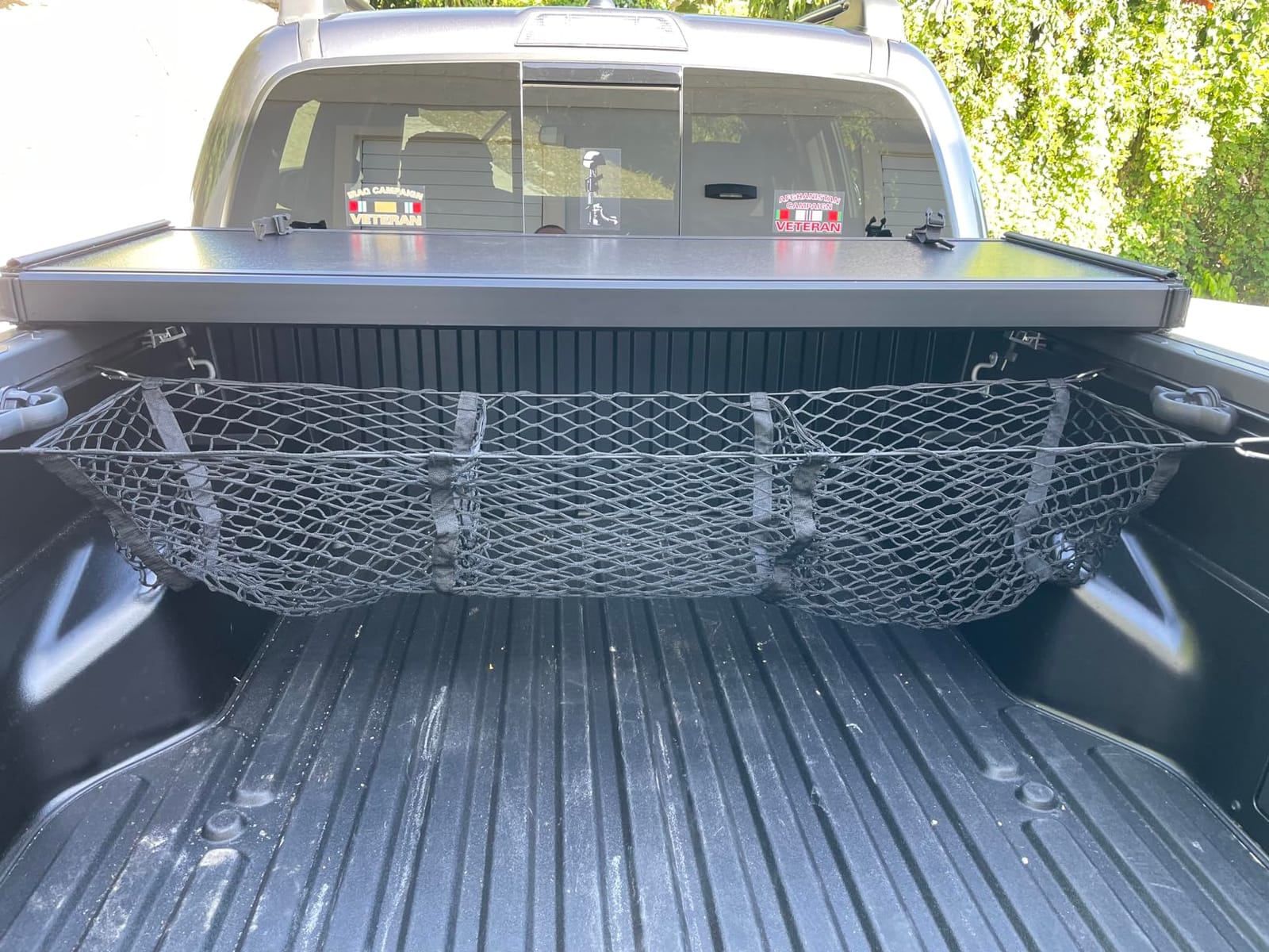 Amiss Heavy Duty Mesh Cargo Net, 3 Pocket Trunk Bed Storage Organizer Compatible for SUV, Car, Pickup Truck Bed, Etc.with 4 Metal Hooks (11.8×11.8×47.3 Inch), Black customer photo 2