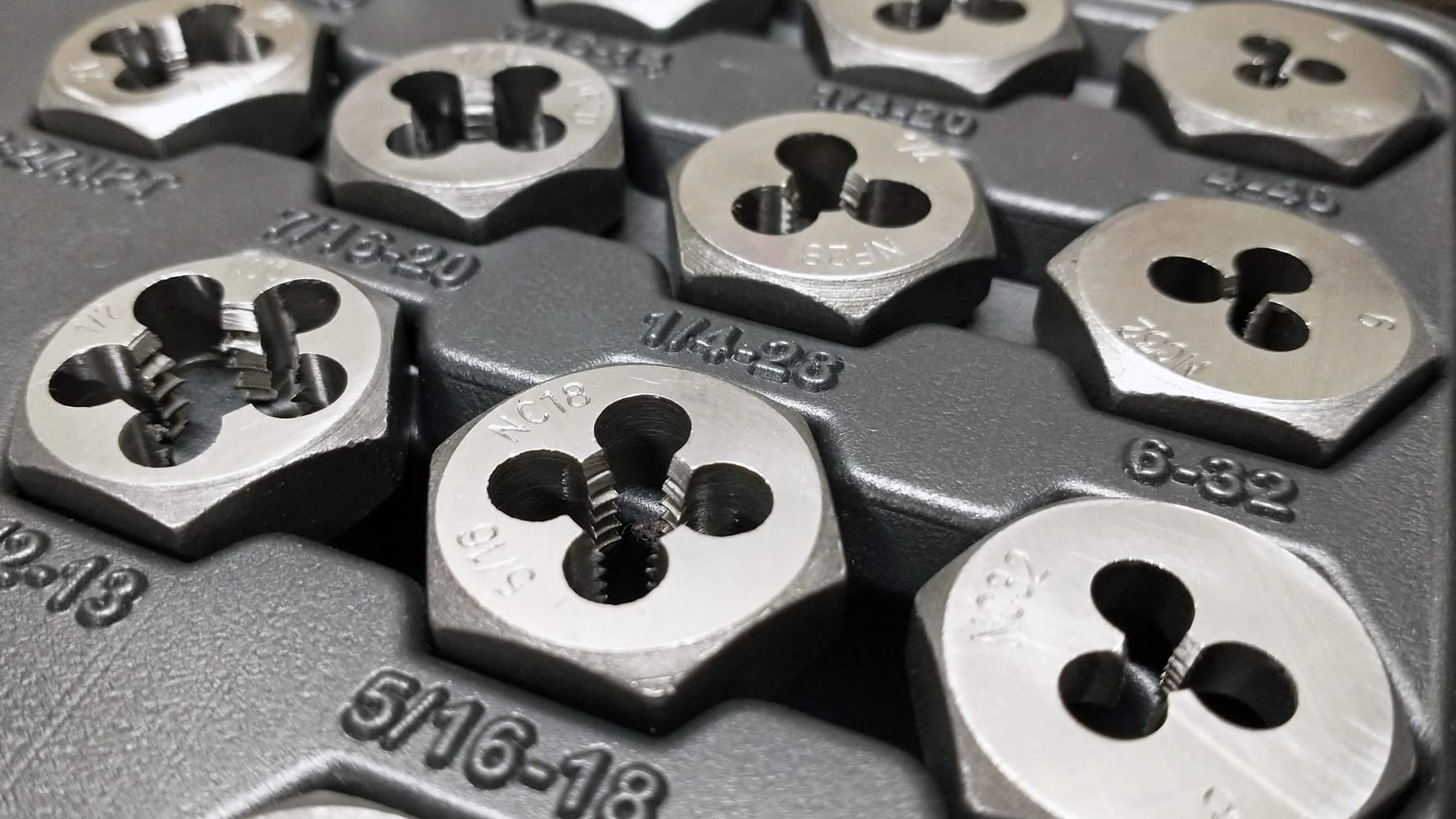 TOMMARS 51Pcs Jumbo Tap and Die Set, M6-M24 Metric Threading customer photo 1