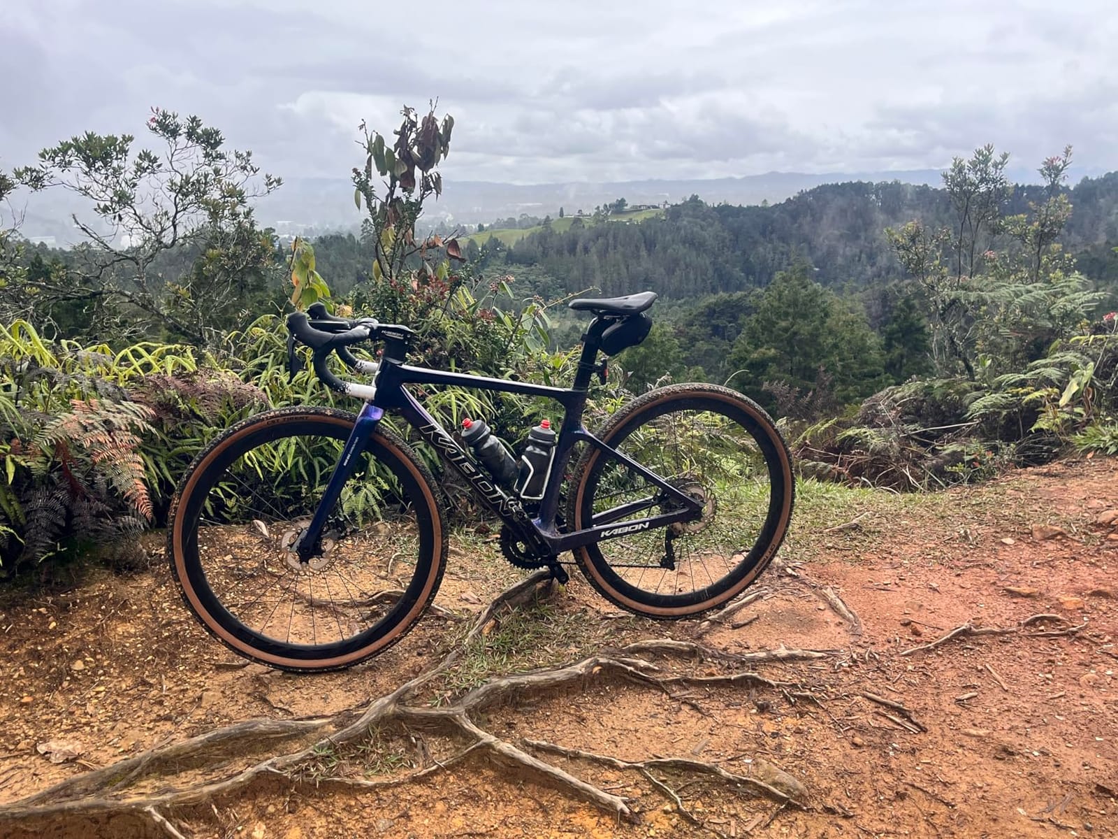 KABON Carbon Gravel Road Bike, T800 Carbon Fiber Frame Adventure Bicycle with 105 R7000 22 Speed Disc Brake Racing Bicycle for Men and Women customer photo 1