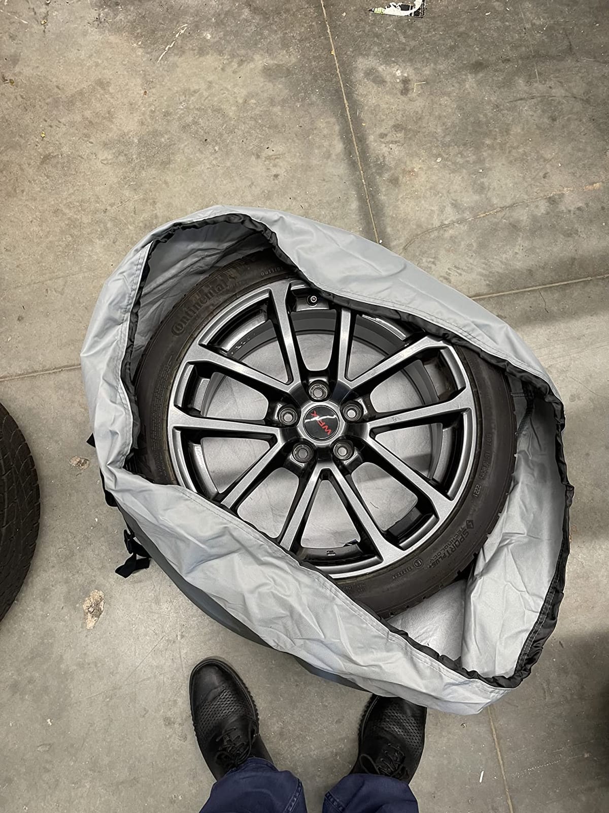 Explore Land Tire Cover with Handle 4P Fit Diameters 29''-31.75'', Black customer photo 2