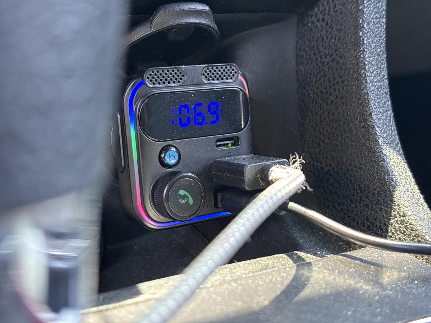 JOYROOM 81W Bluetooth 6.0 Car Adapter Wireless FM Radio Transmitter customer photo 2