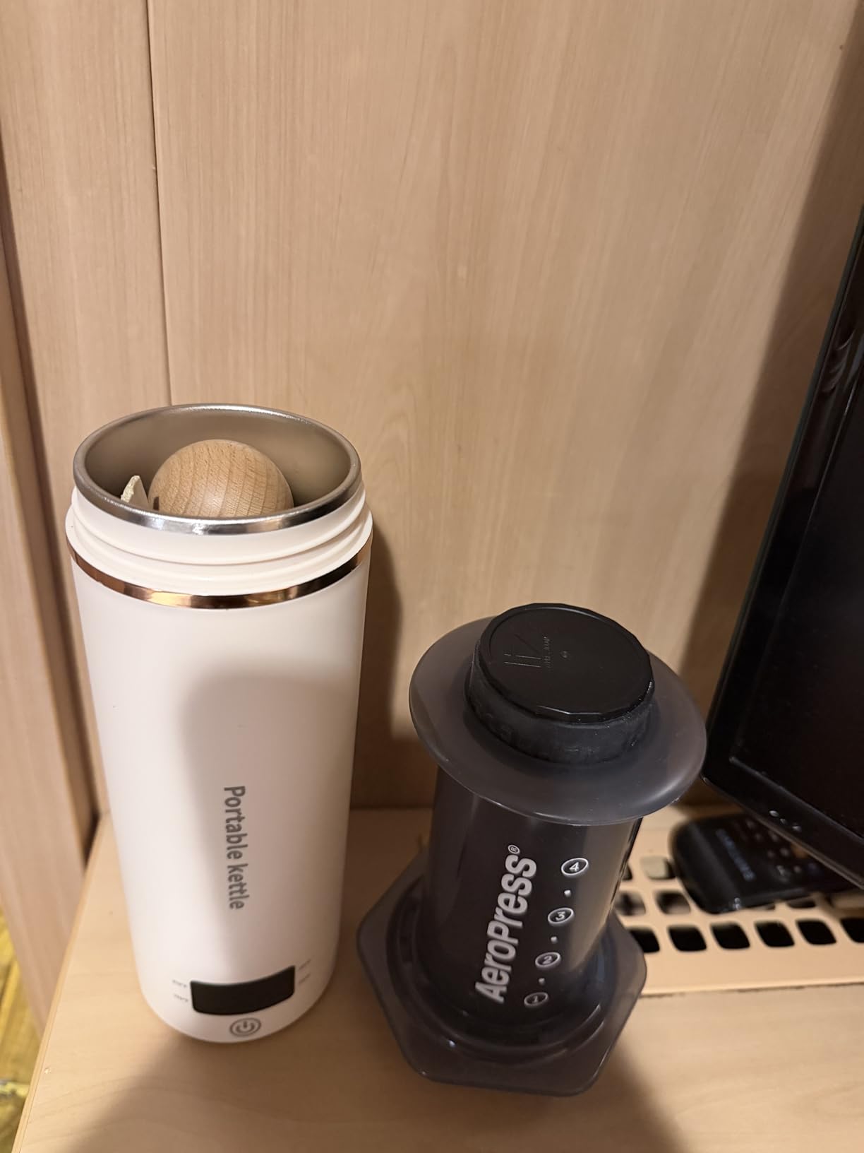 1Zpresso Q Air Manual Coffee Grinder-Black, Mini Slim Travel Sized Fits in the plunger, Stainless Steel Conical Burr, Numerical Adjustable Setting for Pour Over French Press Cold Brew. customer photo 2