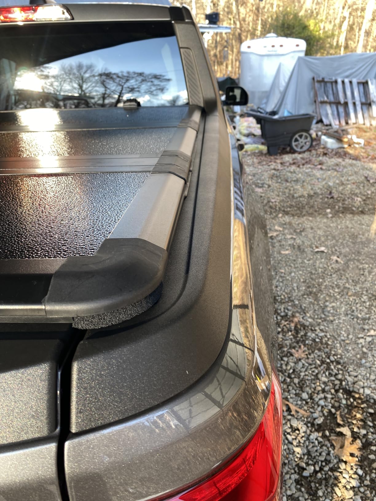 TOMOKA Hard Folding Tonneau Cover for 2022-2026 Ford Maverick 4.5ft Bed customer photo 1