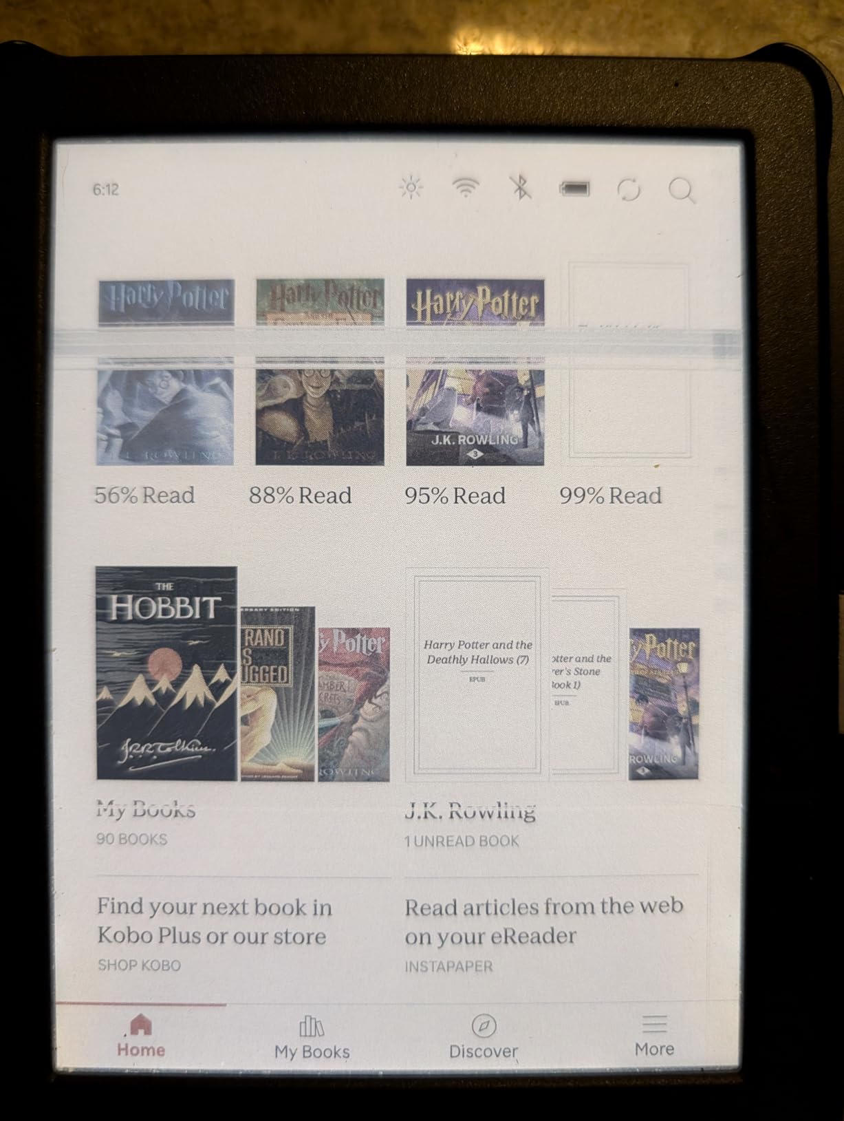 Kobo Clara Colour | eReader | 6” Glare-Free Colour E Ink Display | Dark Mode Option | Waterproof | Audiobooks | 16GB of Storage | Black customer photo 1