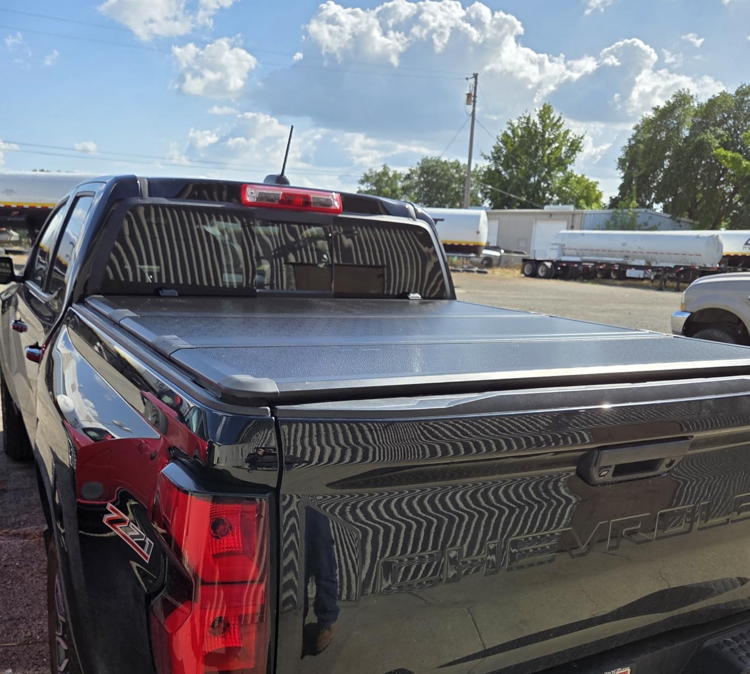 Hard Bed Cover for 2023-2026 Chevy Colorado/GMC Canyon 5.2 FT customer photo 2