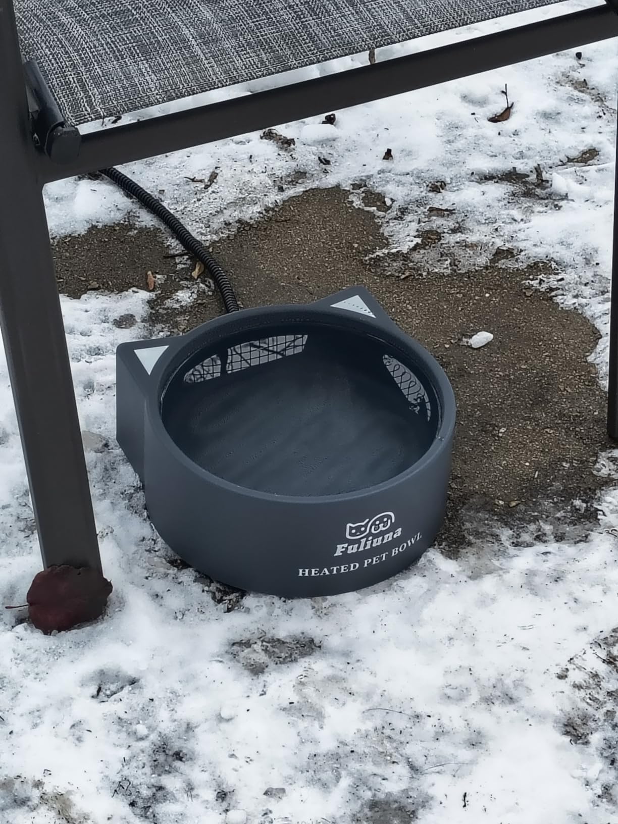 3.2L Large Heated Water Bowl, Outside Heated Dog Dish with Chew Resistant Power Cord, Thermal Bowls Provide Drinkable Water in Winter, Anti-Slip Pet Bowls for Dog Cat Rabbit Chicken Duck Grey customer photo 1