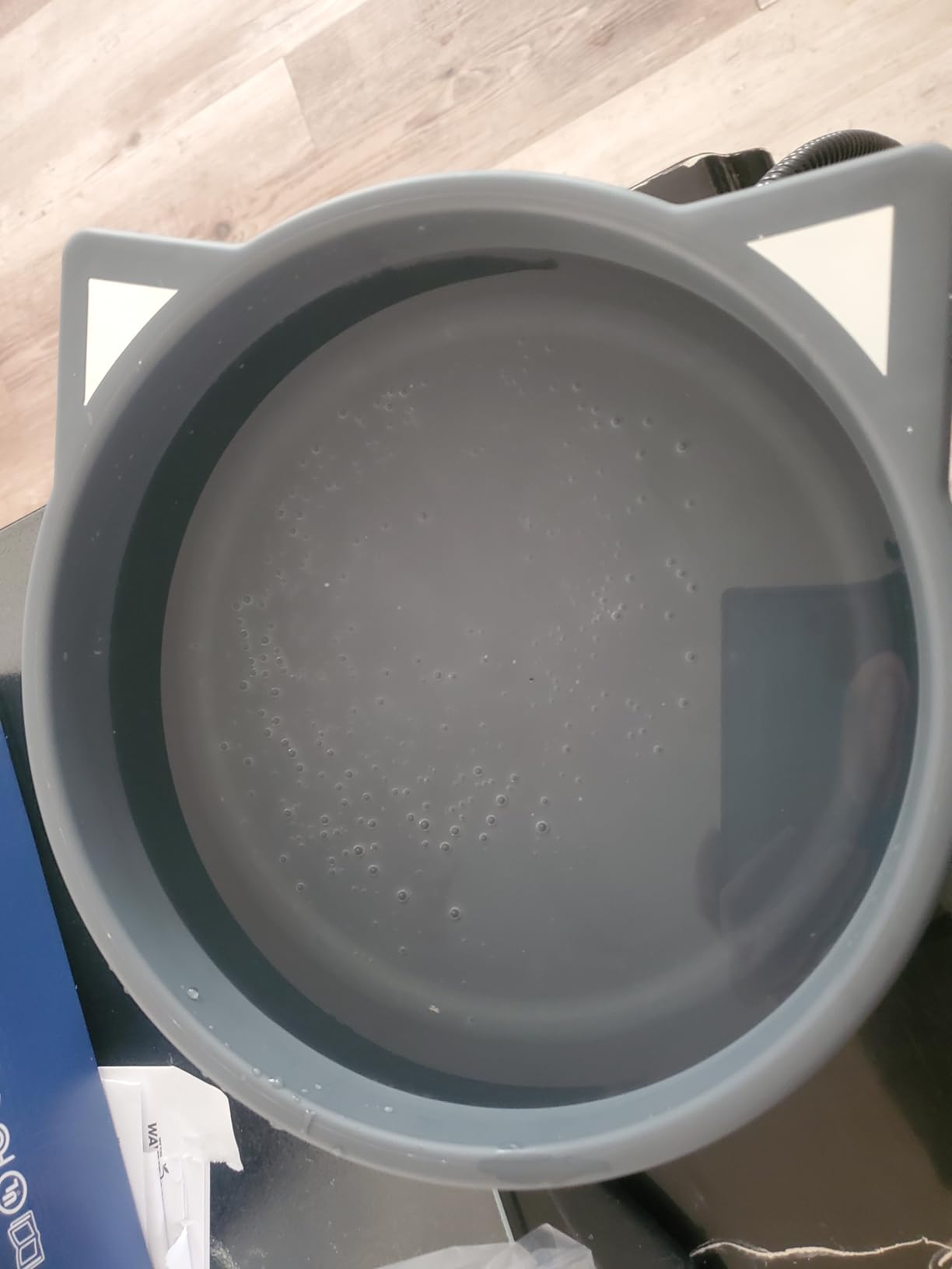 3.2L Large Heated Water Bowl, Outside Heated Dog Dish with Chew Resistant Power Cord, Thermal Bowls Provide Drinkable Water in Winter, Anti-Slip Pet Bowls for Dog Cat Rabbit Chicken Duck Grey customer photo 2