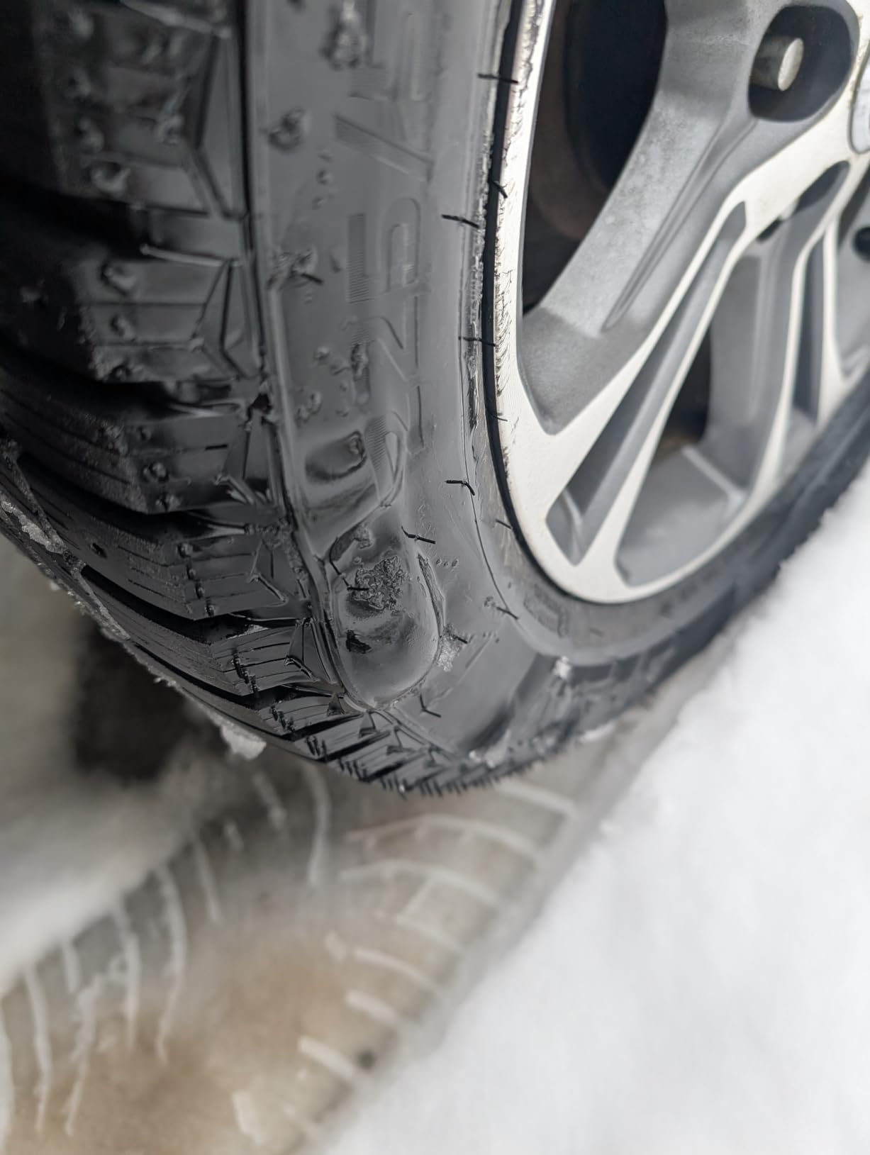 Armstrong Ski-Trac S 235/55R19 105T XL Touring 19 inch Tire customer photo 1