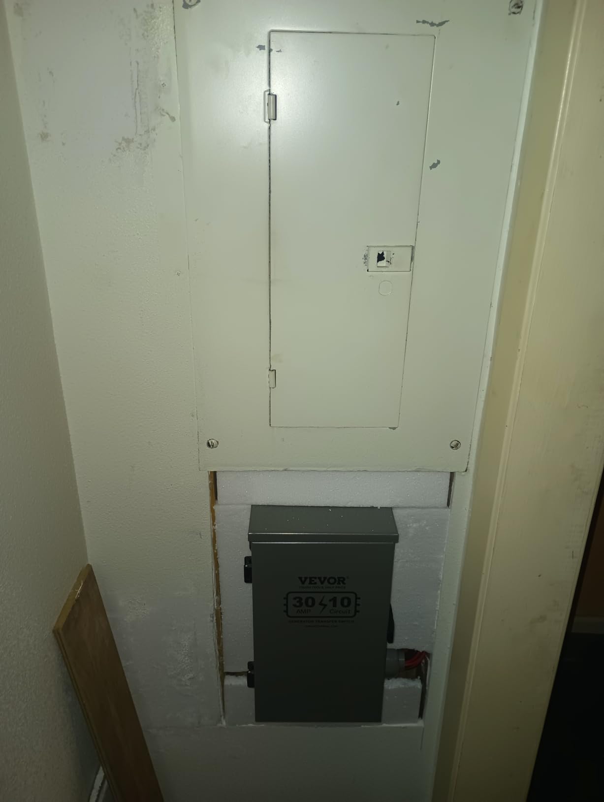 VEVOR Manual Transfer Switch, 30-Amp 10-Circuit, Prewired Generator Transfer Switch Kit with NEMA L14-30P Power Inlet Box, Double-Throw Switch, NEMA 3R, Mechanical Watt Meter, for 7500W Generators customer photo 1