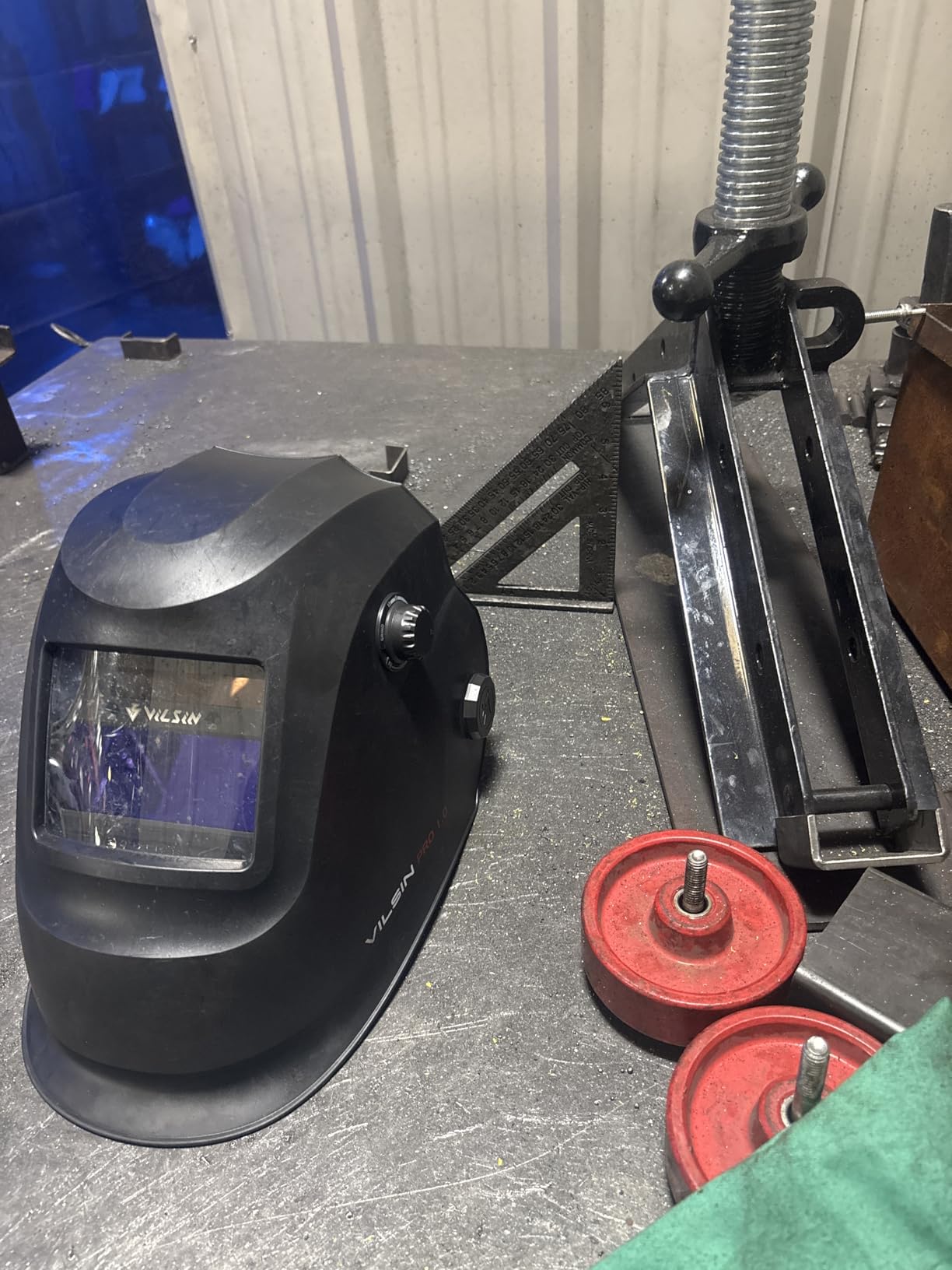 VILSIN Welding Helmet Auto Darkening Large View,Welding Hood True Color Solar Powered With 2 Arc Sensor,Wide Shade 3/4-8/9-13 for Welding Mask TIG MIG ARC Welding Shield,K23-5022-JSLH customer photo 1