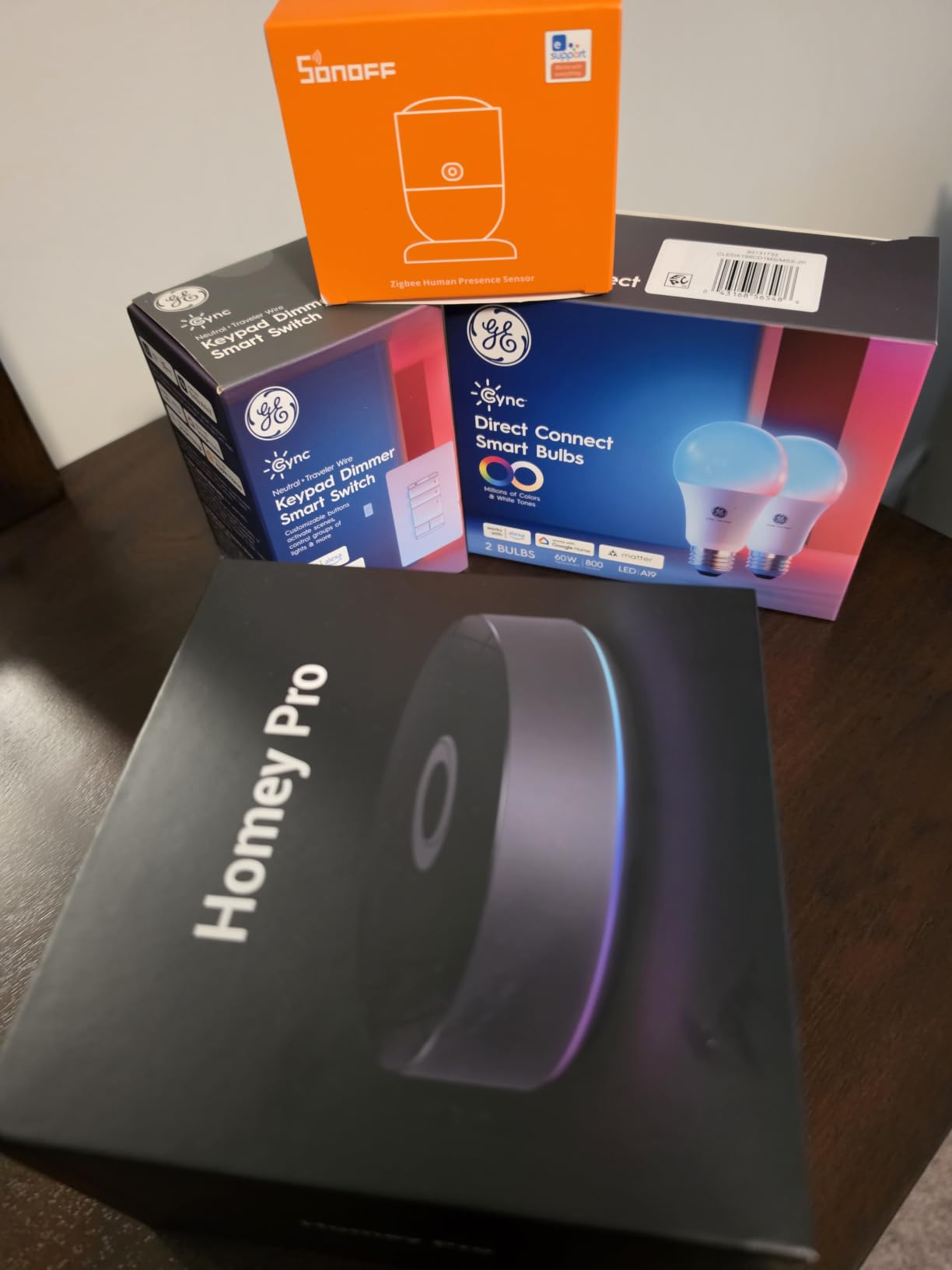 Homey Pro (2026) | Smart Hub for Home Automation – Features Z-Wave Plus, Zigbee, Wi-Fi, BLE, Infrared, Matter & Thread. Compatible with Siri, Alexa & Google Home. customer photo 1
