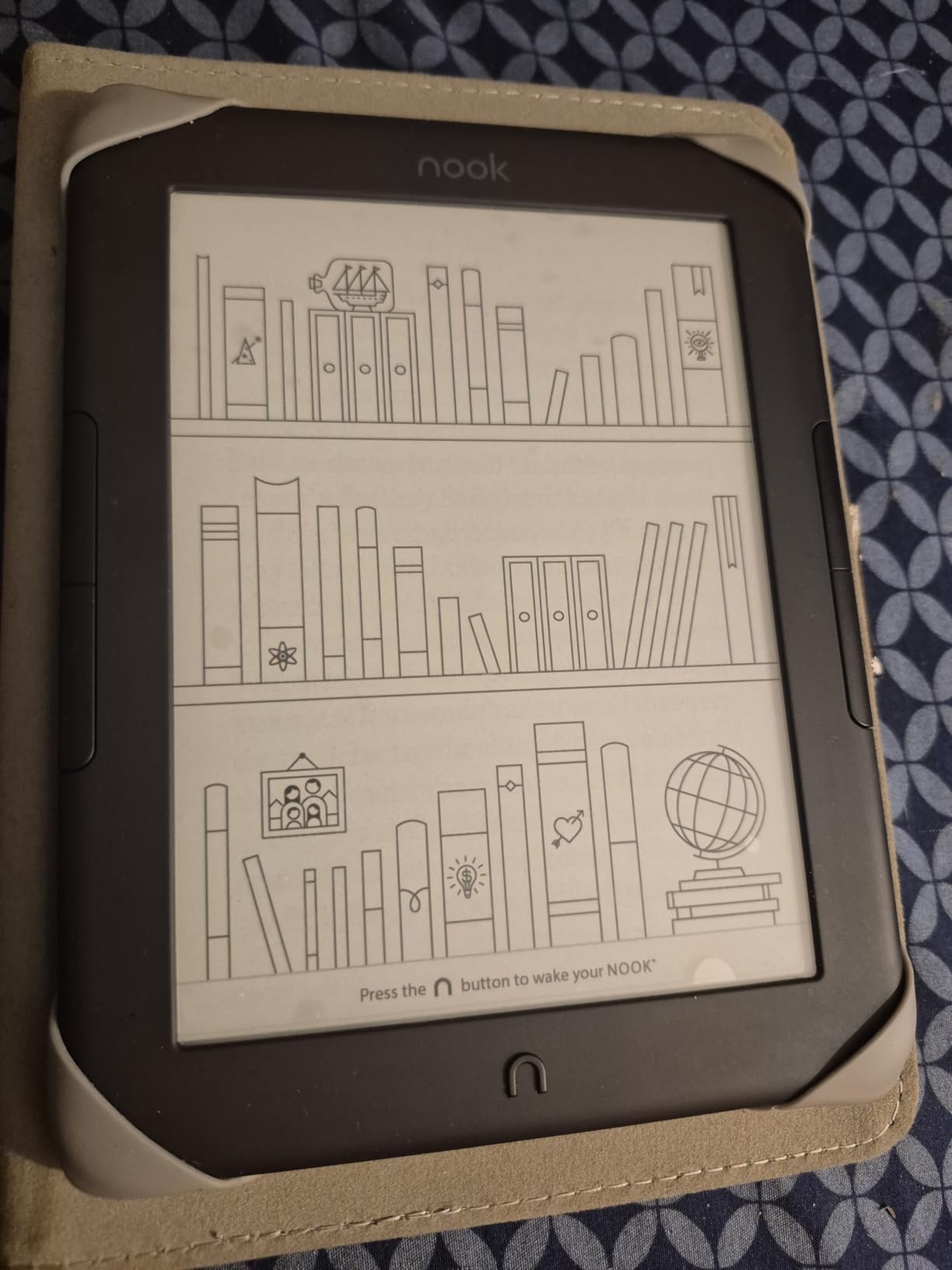 Barnes & Noble Nook Glowlight 4 eReader 6 32GB BNRV1100 Ocean Teal (Renewed) customer photo 2